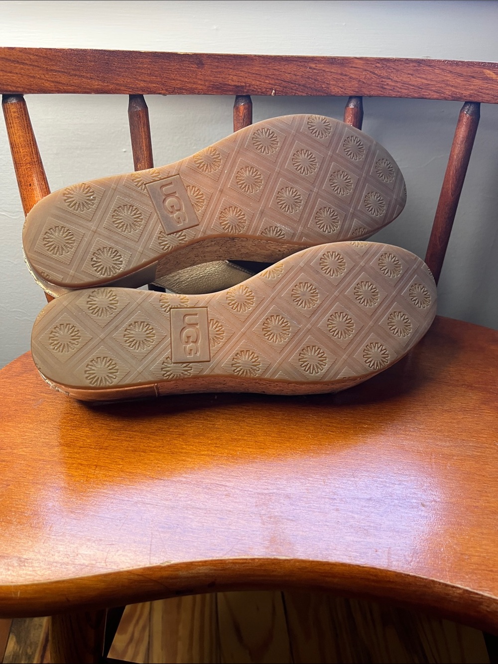 UGG Shoshana Wedge Sandals – Women’s Size 9 – Like New - Picture 8 of 11